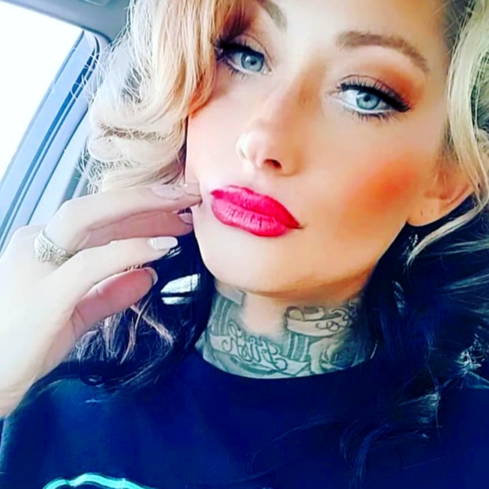 Meet your Posher, Kacey